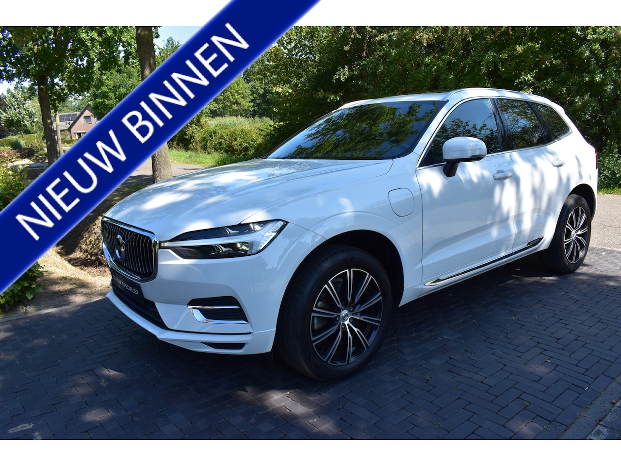 Volvo XC60 - 2.0 Recharge T6 AWD R-Design PANO, LEER, TREKH. - AutoWereld.nl