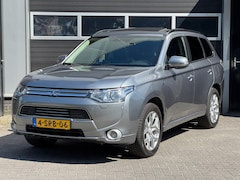 Mitsubishi Outlander - 2.0 PHEV Instyle Keyless, Camera, Schuif kantel dak, NAP