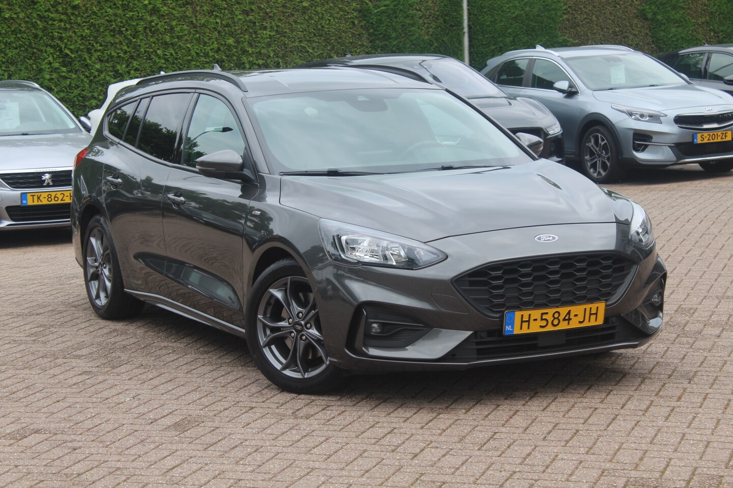 Ford Focus Wagon - 1.5 EcoBoost ST Line Business / Camera / Navigatie / Keyless / B&O / 17'' / Stuurverwarmin - AutoWereld.nl