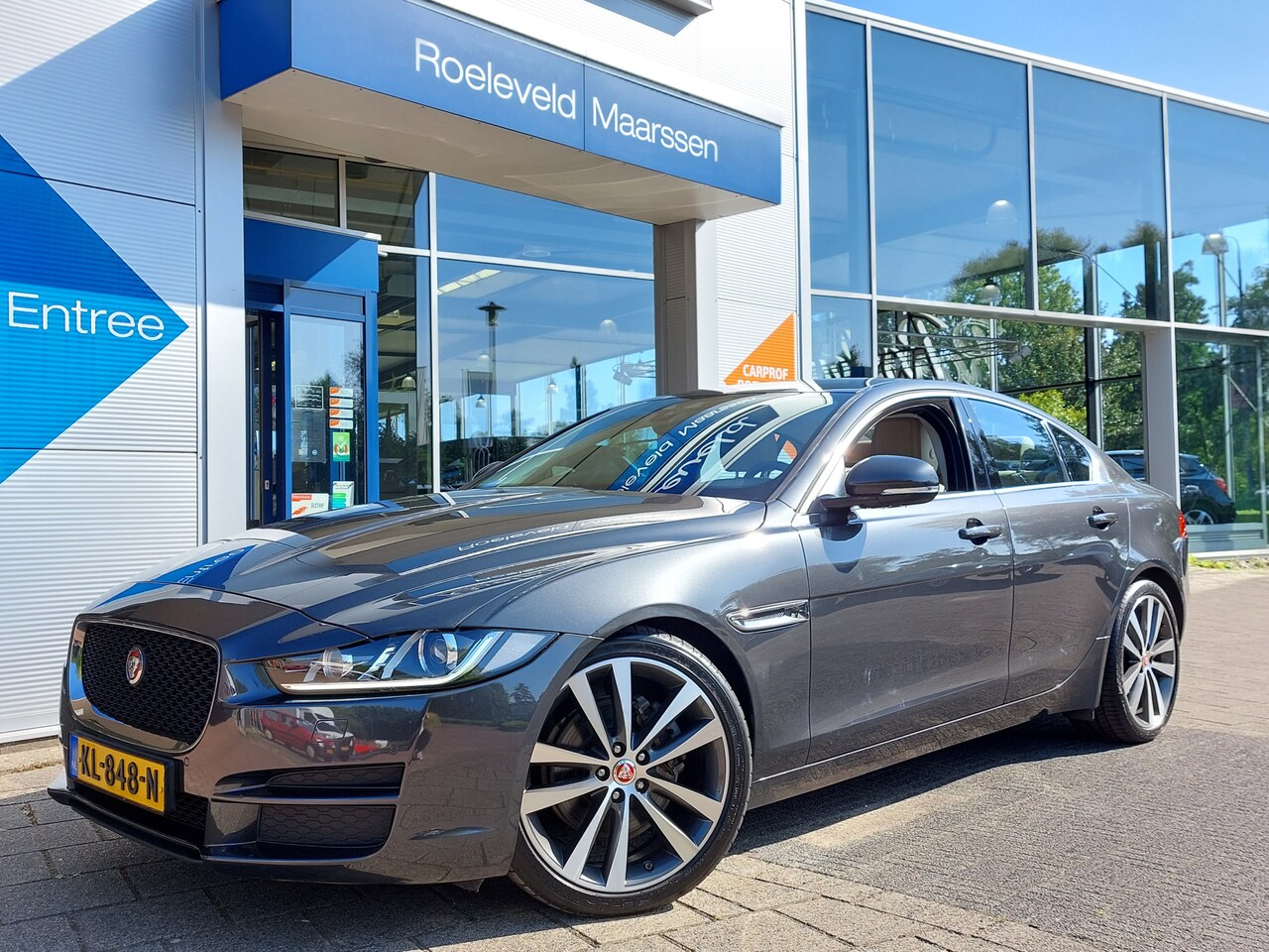 Jaguar XE - 2.0 D 163pk Automaat Portfolio Premium Business Pack | Origineel NL | Navi | Bi-Xenon | Cl - AutoWereld.nl