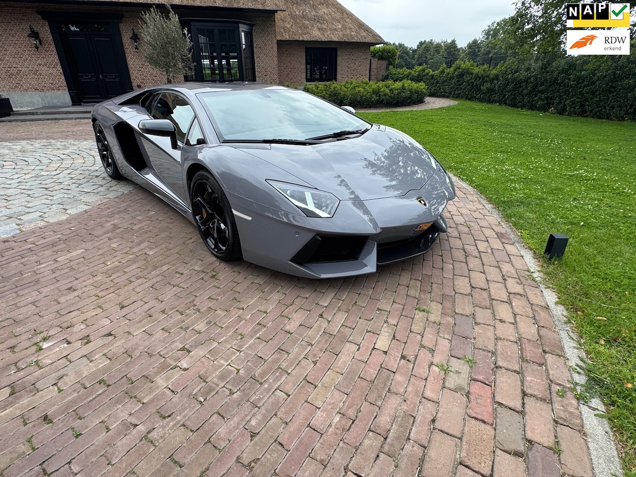 Lamborghini Aventador - 6.5 V12 LP700-4 6.5 V12 LP700-4 - AutoWereld.nl