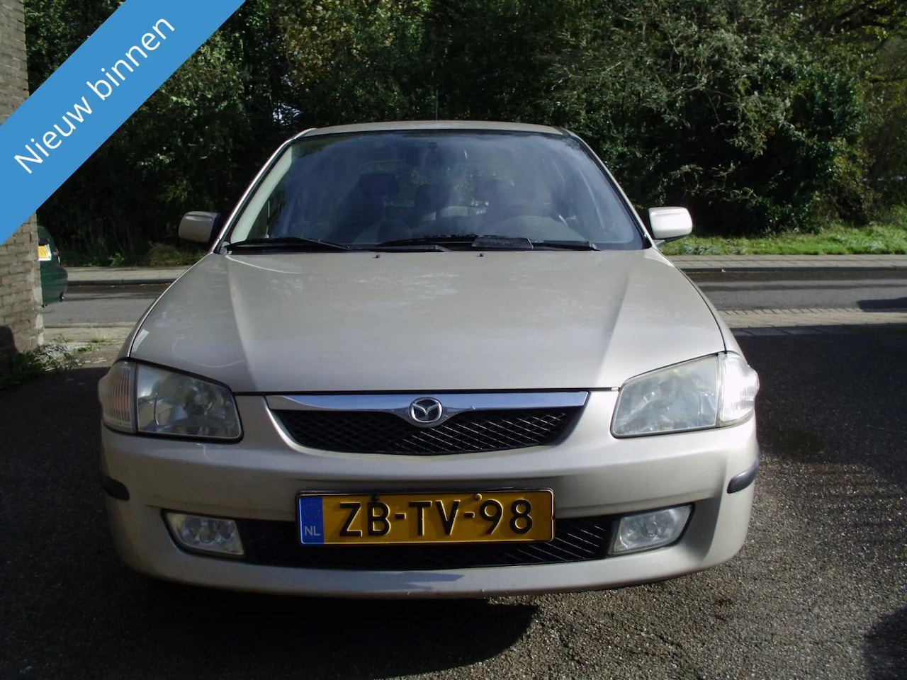 MAZDA 323F