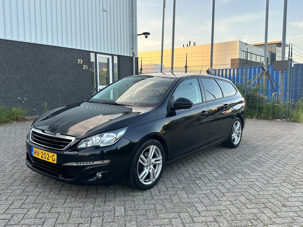 Peugeot 308 SW - 1.6 BlueHDI Blue Lease Executive Pack 1.6 BlueHDI Blue Lease Executive Pack 2015 - AutoWereld.nl