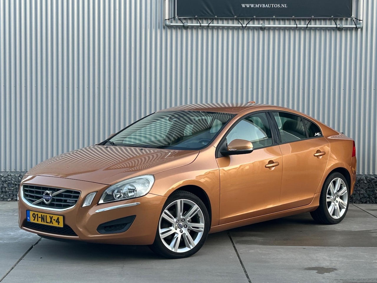 Volvo S60 - 2.0T Intro Edition 2.0T Intro Edition 203 pk, Navigatie, Climate control, Cruise control, NAP - AutoWereld.nl