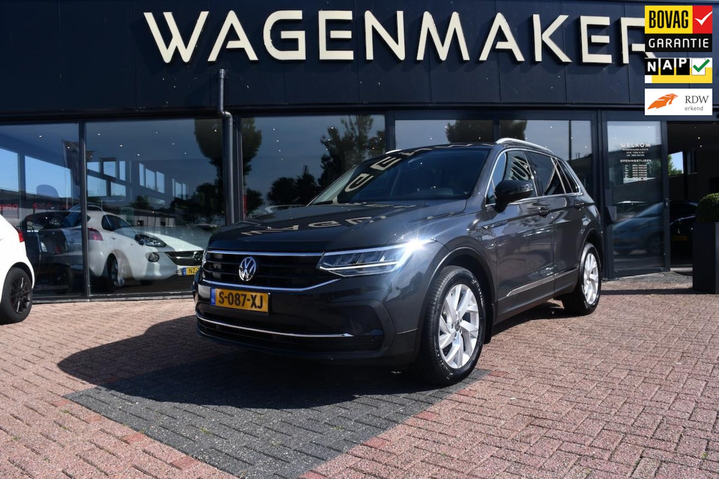 Volkswagen Tiguan - 1.5 TSI Elegance AUT|ACC|Carplay|DealerOH - AutoWereld.nl