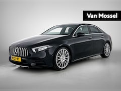 Mercedes-Benz A-klasse - 220 Premium | AMG | SFEERVERLICHTING | ACHTERUITRIJCAMERA| STOELVERWARMING |