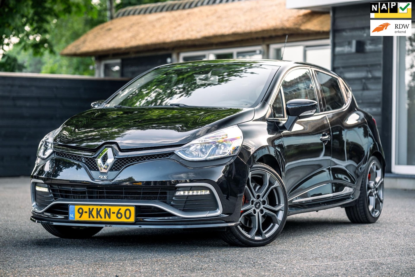 Renault Clio - 1.6 R.S. NL-Auto I NAP I Leder I R-Link I 18" I Climate I Cruise I Parkeersensoren I Keyle - AutoWereld.nl