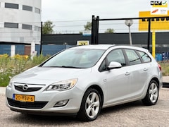 Opel Astra Sports Tourer - 1.4 Turbo Edition/navi/psensor/trekhaak/2sleutels/boekjes/incl jaar apk