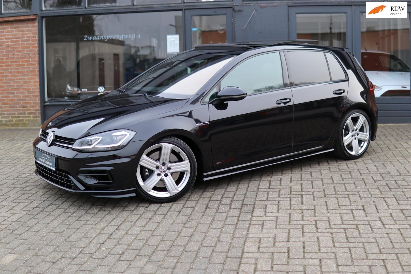 Volkswagen Golf - 2.0 TSI 4Motion R 2.0 TSI 4Motion R, ACC, DCC, Lane Assist, Akra, Bomvol - AutoWereld.nl