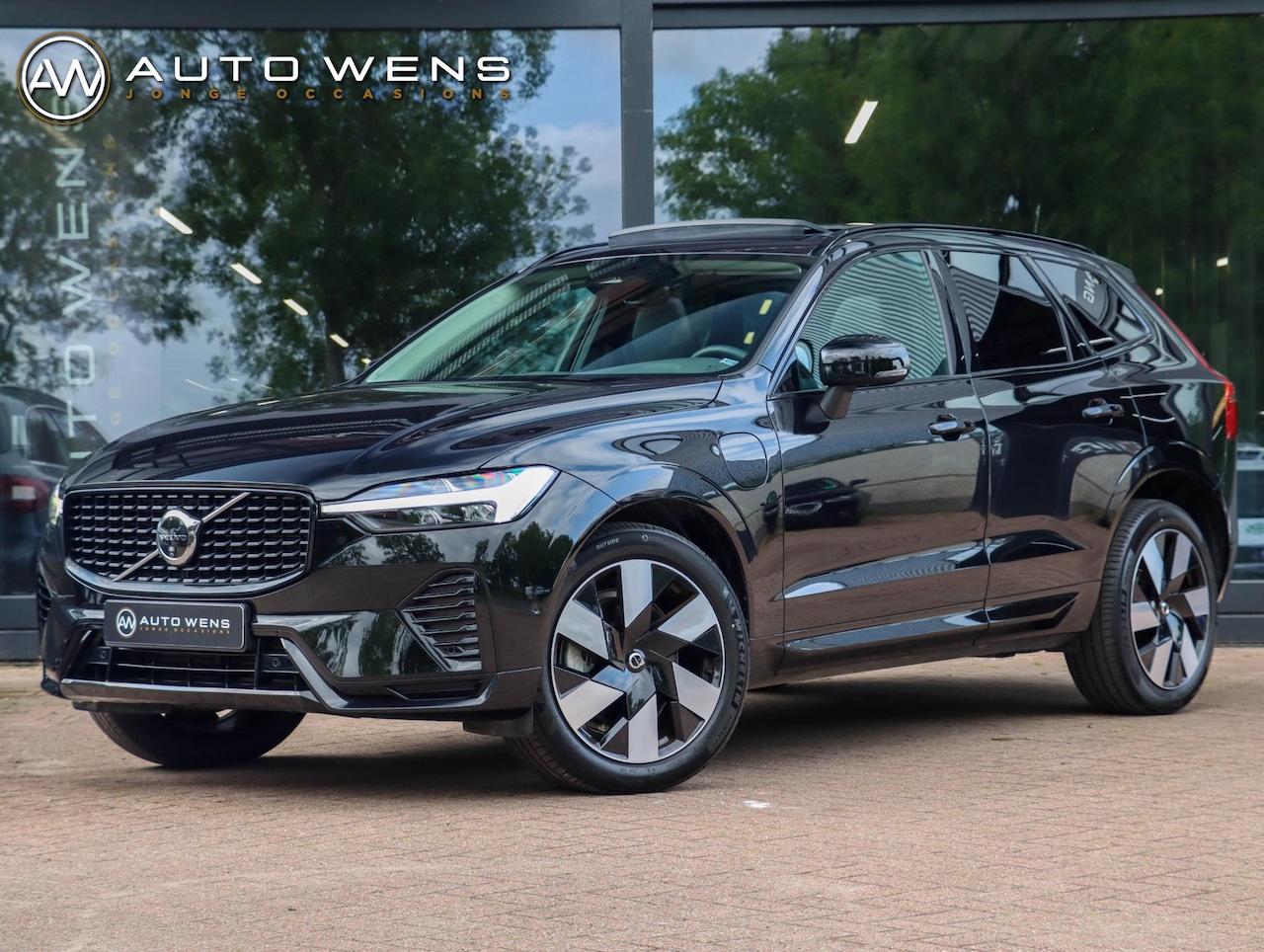 Volvo XC60 - T8 Plug-in hybrid AWD Plus Dark 455PK | 360 Cam | 20'' | Winterpakket - AutoWereld.nl