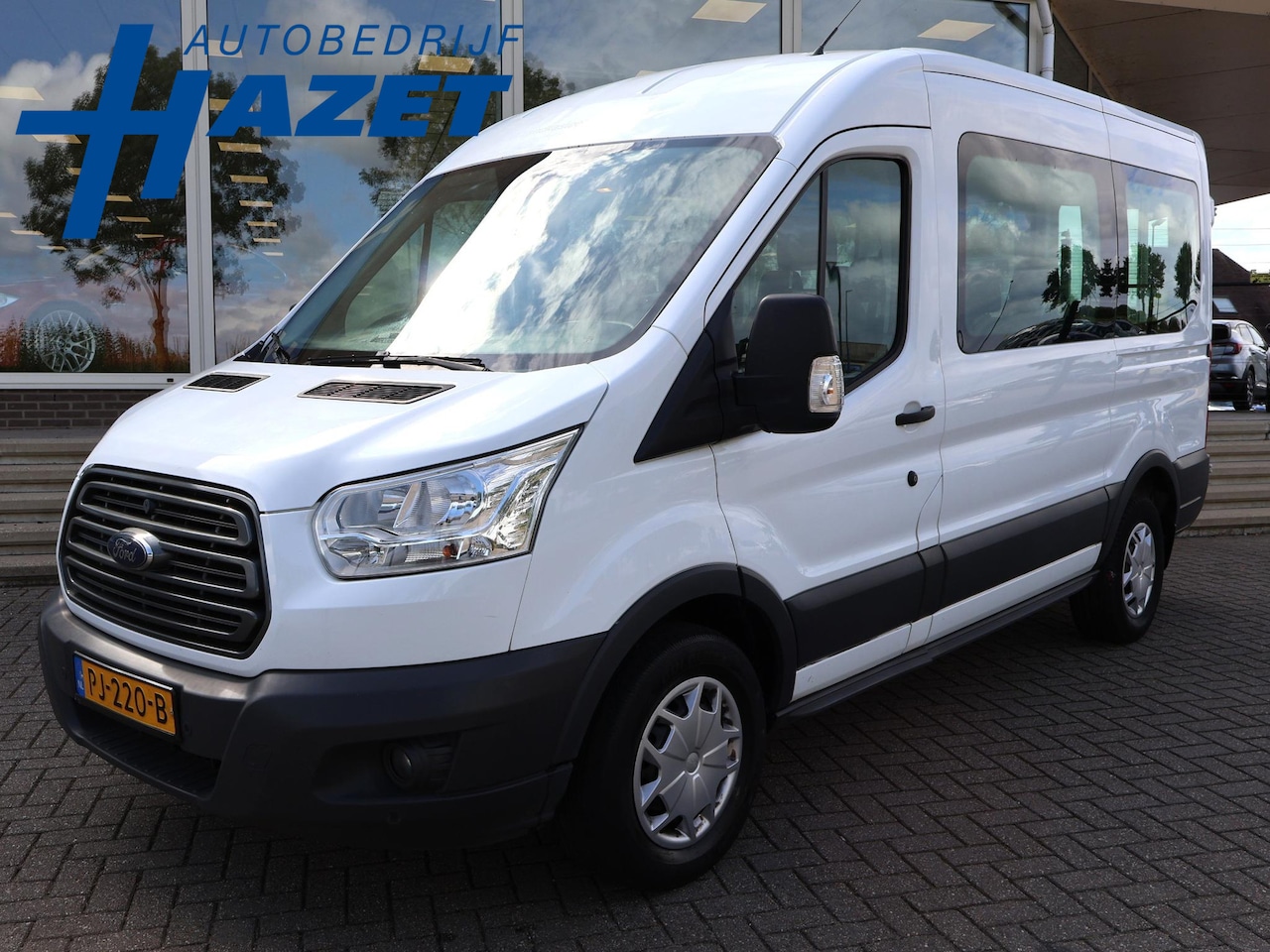 Ford Transit Kombi - 350 2.0 TDCI 130 PK L2H2 9-PERSOONS *EXCL. BTW* TREND + AIRCO | CRUISE CONTROL | BLUETOOTH - AutoWereld.nl
