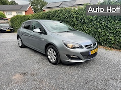 Opel Astra - 1.4 Blitz | Navi | Airco | Cruise Control | LMV | PDC | Trekhaak | Privacy Glass | APK tot