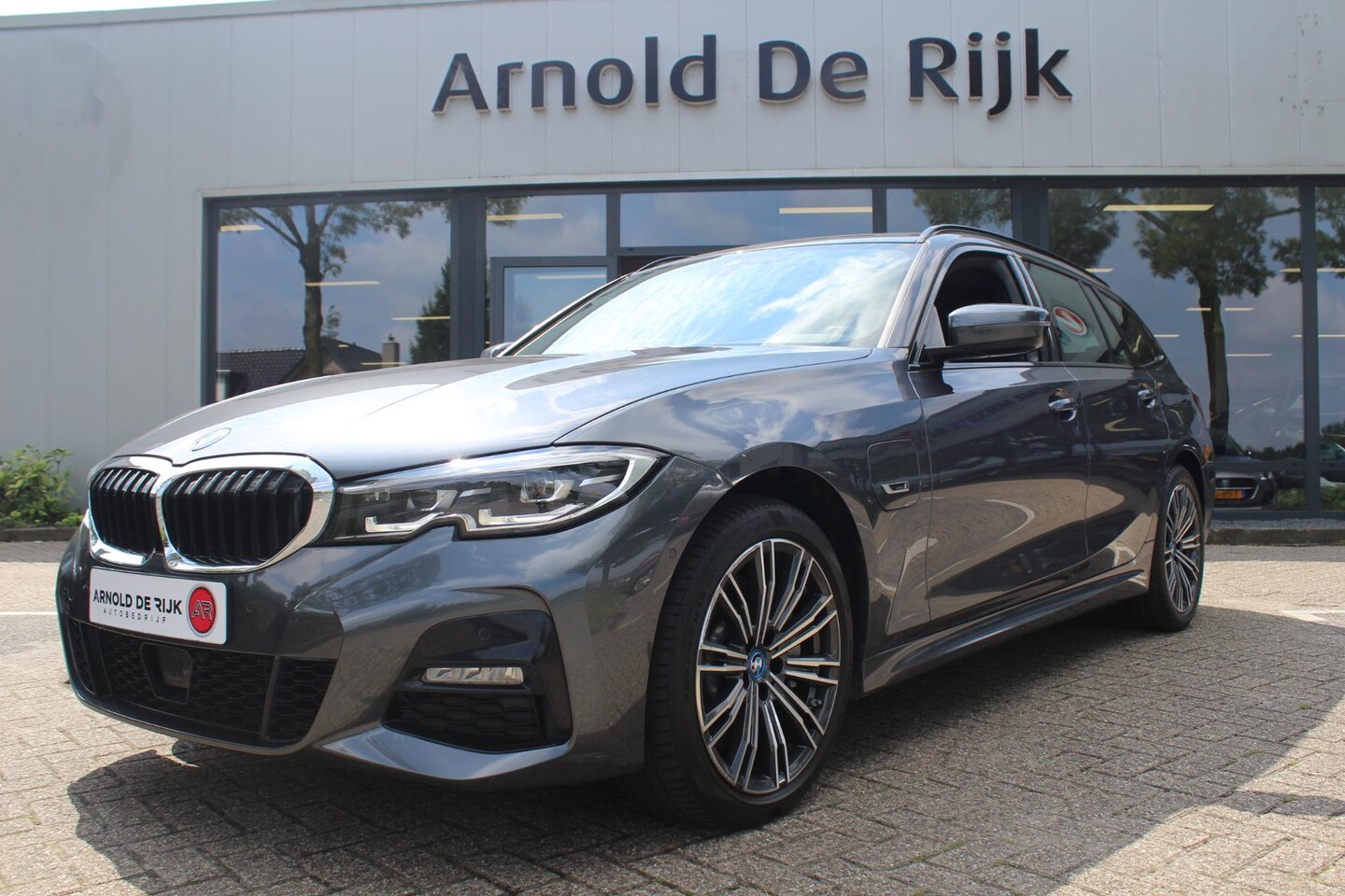 BMW 3-serie Touring - 330e Business Edition Plus 330e Business Edition Plus - AutoWereld.nl