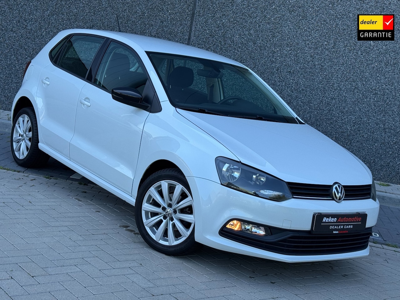 Volkswagen Polo - 1.0 TSI Highline Navigatie Cruise Airco - AutoWereld.nl