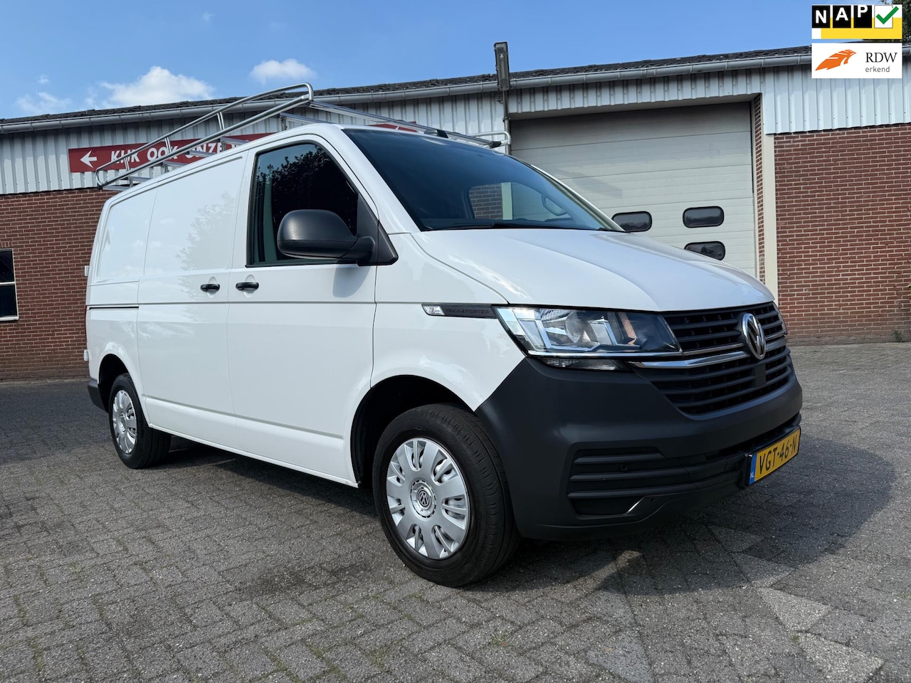 Volkswagen Transporter - 2.0 TDI T6.1 3zits imperiaal navi cruise airco - AutoWereld.nl