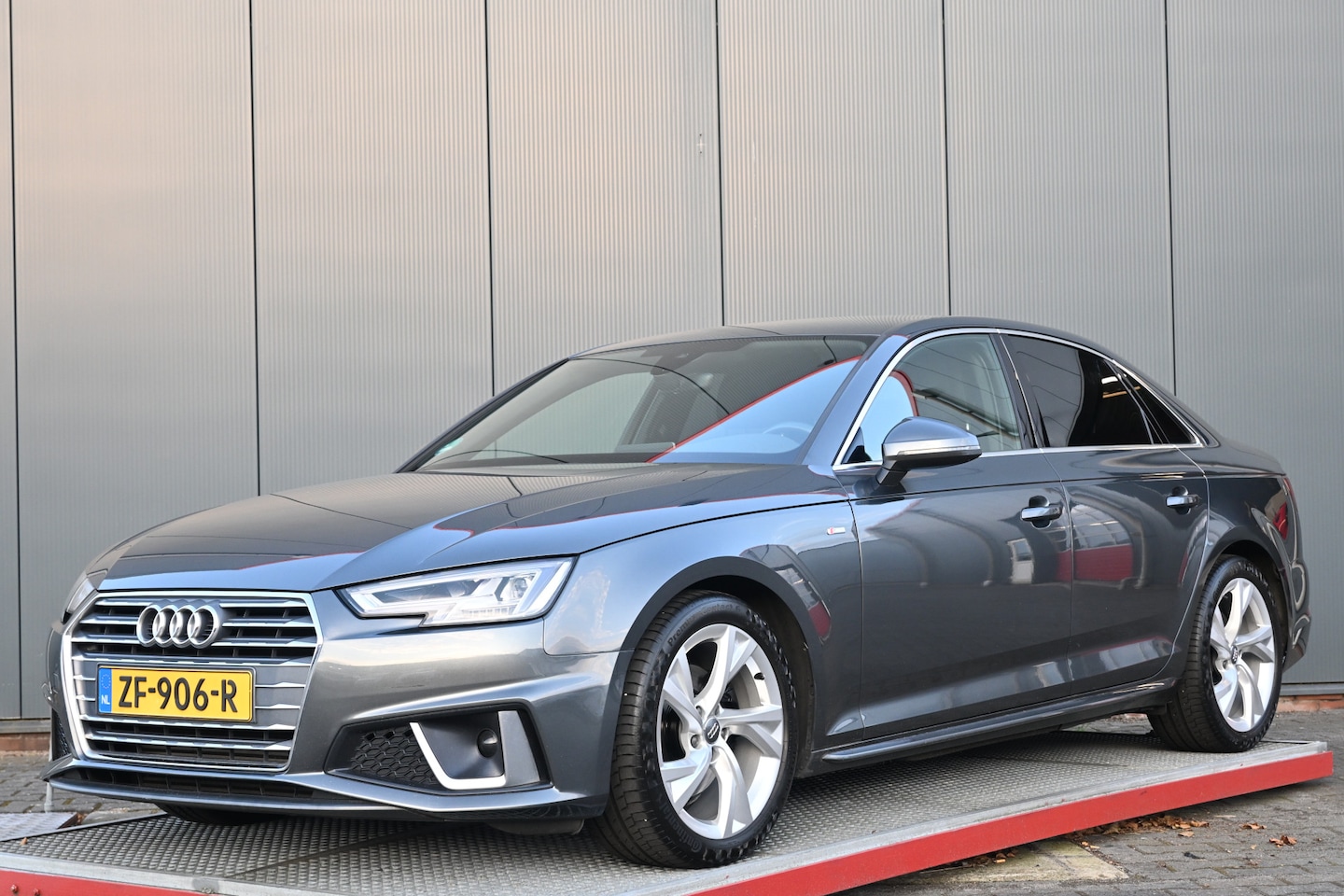Audi A4 Limousine - 35 TFSI Sport S line edition - AutoWereld.nl