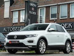 Volkswagen T-Roc - 1.5 TSI Style Sport LED VIRTUAL DASH CAMERA 18 INCH TREKHAAK STOEL EN STUURVERW