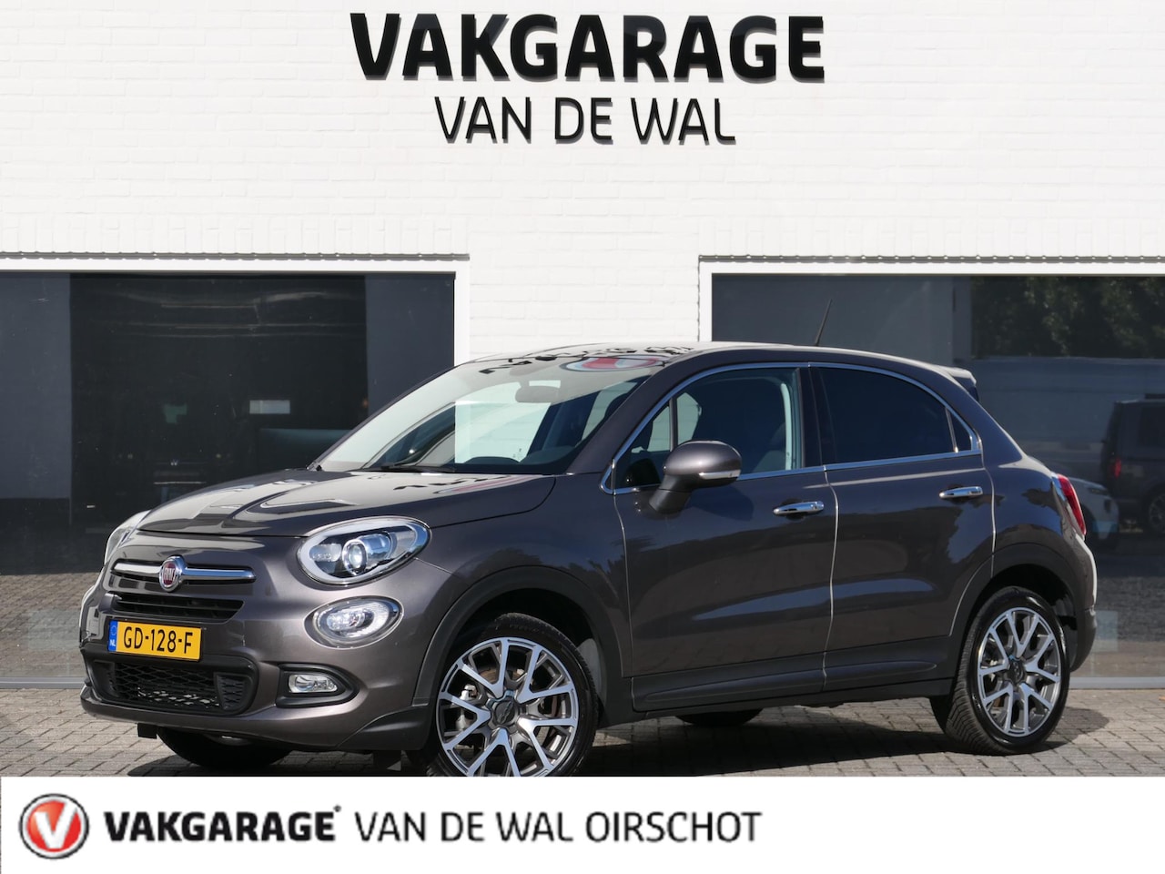 Fiat 500 X - 1.4 Turbo MultiAir Lounge | Navigatie | Trekhaak | 18-inch lichtmetalen velgen | Keyless e - AutoWereld.nl
