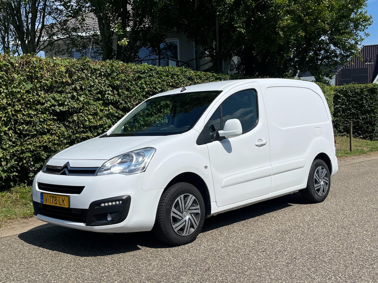Citroën Berlingo - 1.6 BlueHDI 75pk Euro 6 | Airco | Cruise - AutoWereld.nl