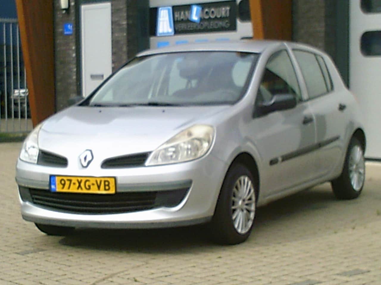 Renault Clio - 1.2-16V Authentique Nwe Distr Riem, Banden & Apk Airco LMV - AutoWereld.nl