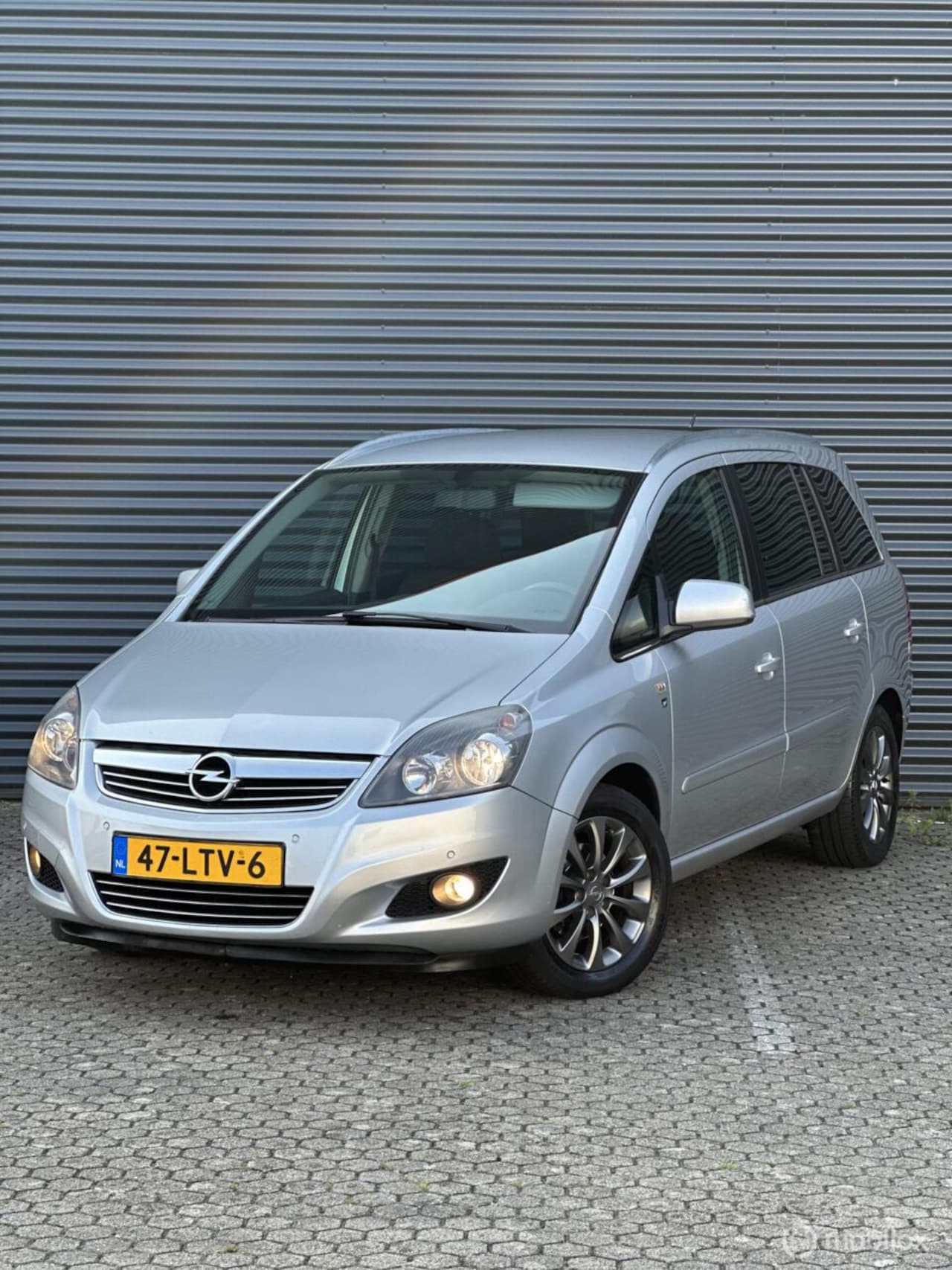 Opel Zafira - 1.8 111 years Edition 1.8 111 years Edition - AutoWereld.nl