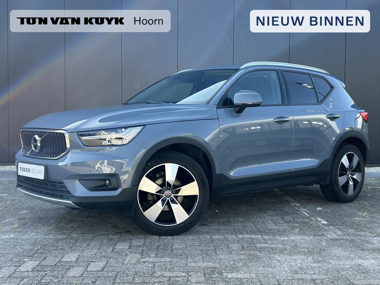 Volvo XC40 - 1.5 T2 Momentum / Stoelverwarming / Apple carplay / trekhaak / camera / - AutoWereld.nl