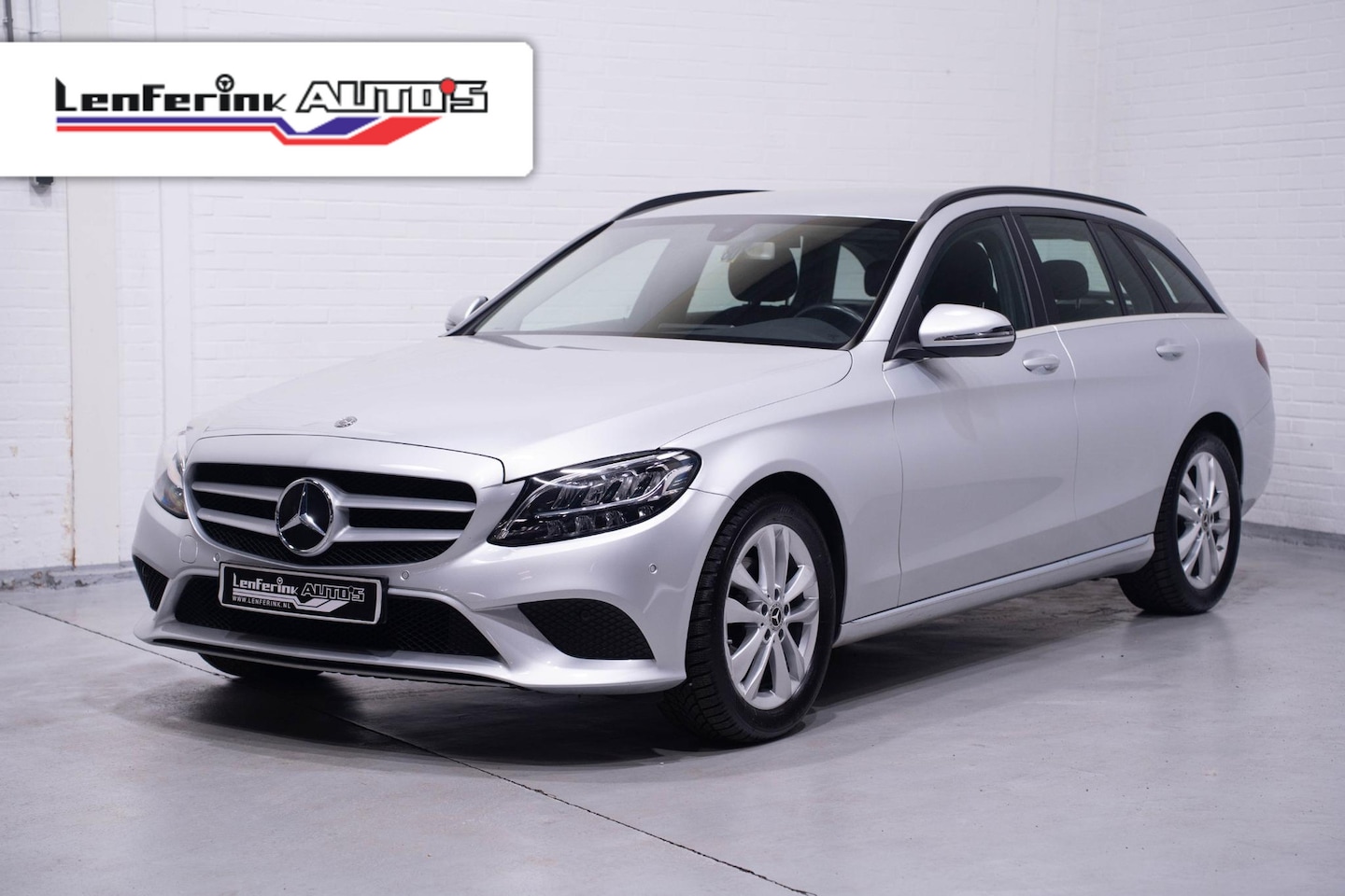 Mercedes-Benz C-klasse - C 180 CDi Business Line Navi Sportstoelen Led koplampen Clima Stoelverwarming Camera Apple - AutoWereld.nl