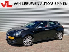 Alfa Romeo Giulietta - 2.0 JTDm Distinctive | Nieuw Binnen | Leder | Clima | Apk 30-09-2026