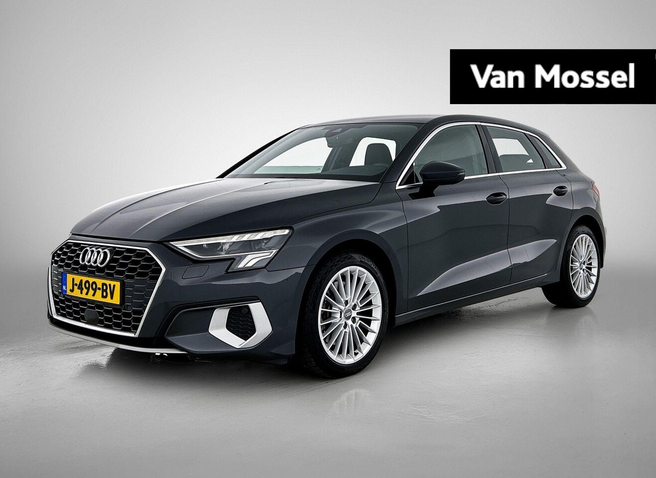 Audi A3 Sportback - 35 TFSI Business edition | Navigatie | Airco | 17 Inch Velgen | Parkeersensoren achter | C - AutoWereld.nl
