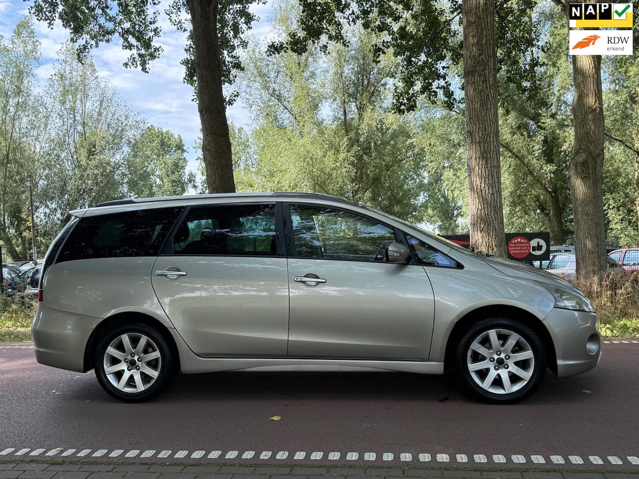 Mitsubishi Grandis - 2.4-16V InSport AUTOMAAT!AIRCO!7PERSOONS!APK!KOOPJE! - AutoWereld.nl