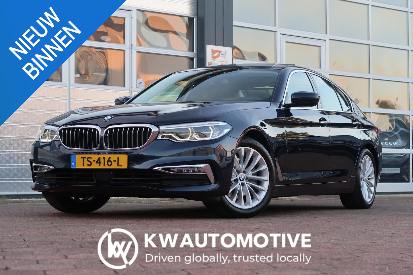 BMW 5-serie - 520i Corporate High Executive SCHUIFDAK/ LEDER/ ACC/ HEAD-UP/ H&K - AutoWereld.nl