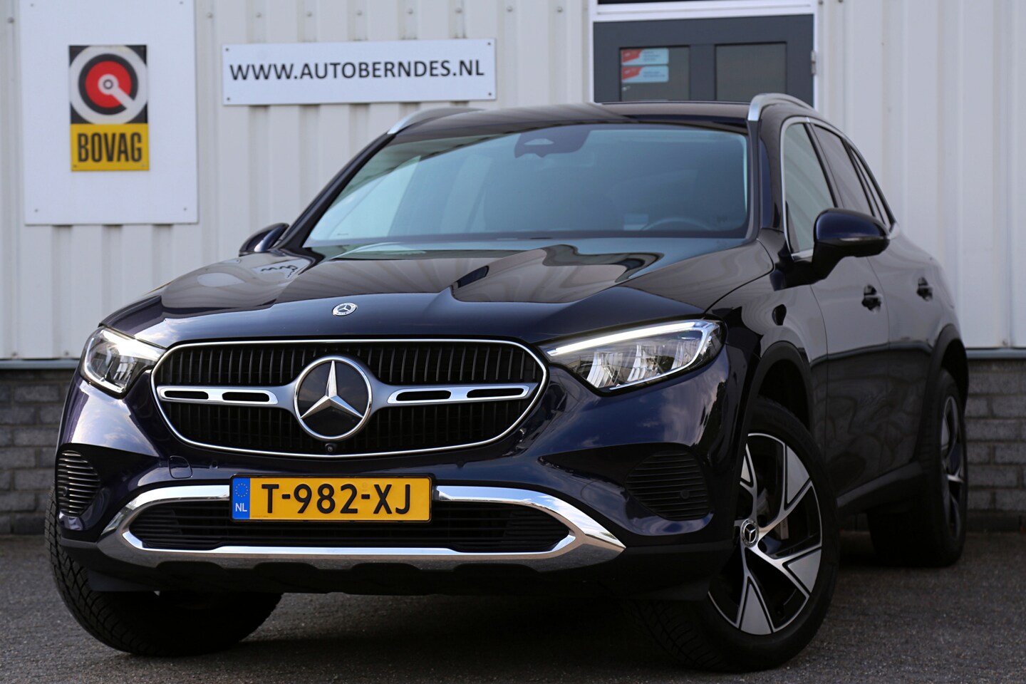 Mercedes-Benz GLC-klasse - 300e 4MATIC*NL-Auto*1ste Eig.*Perfect onderh.*Elek. Trekhaak/ACC/Airmatic Luchtvering/LED - AutoWereld.nl