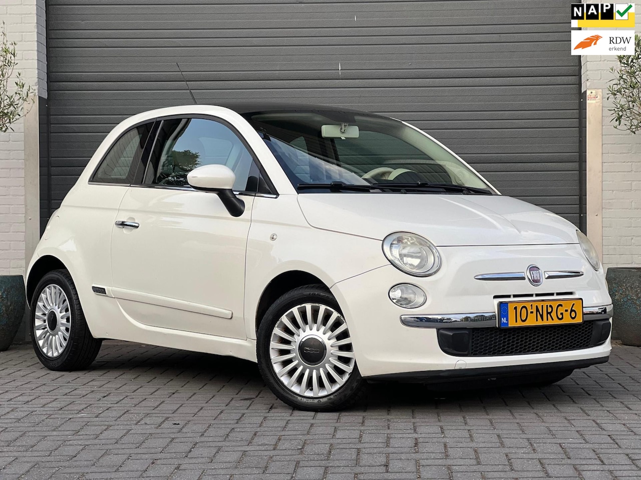 Fiat 500 - 1.2 Lounge Automaat | Airco|133DZ KM| NAP | Pano |Goed Onderhouden | - AutoWereld.nl