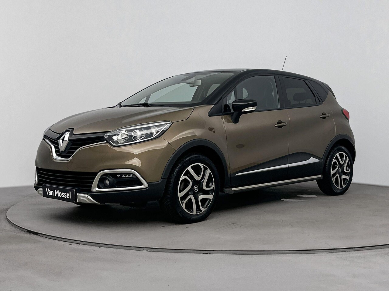Renault Captur - 1.2 TCe 120Pk Xmod | Navigatie | Airconditioning | Trekhaak | Stoelverwarming | All Season - AutoWereld.nl