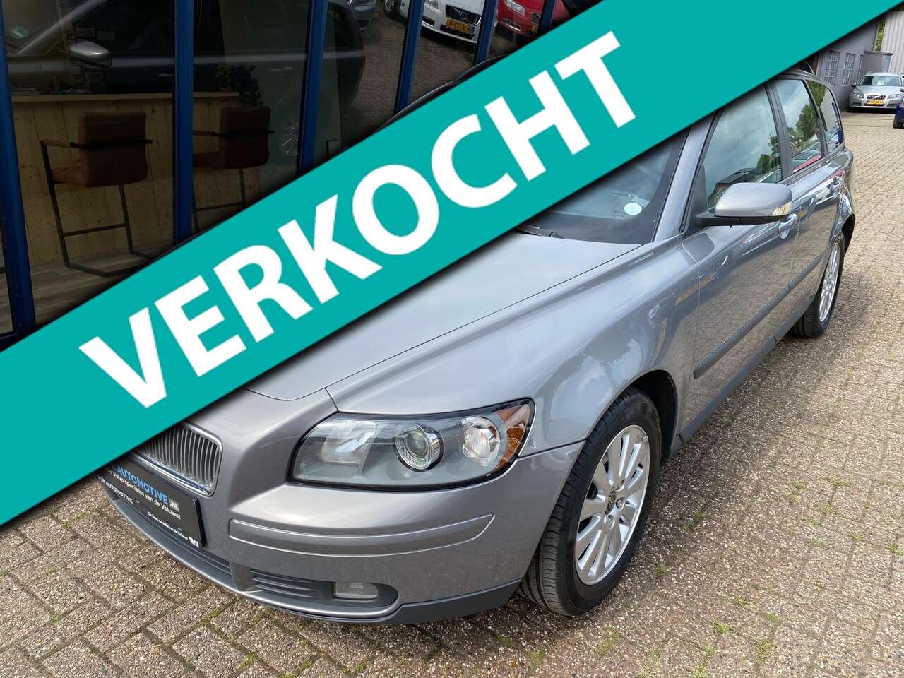 Volvo V50 - 2.4 Kinetic Automaat LEER / SUNROOF / YOUNGTIMER - AutoWereld.nl