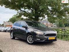 Ford Focus - 1.0 Titanium | Cruise + Clima Nu € 8.975,