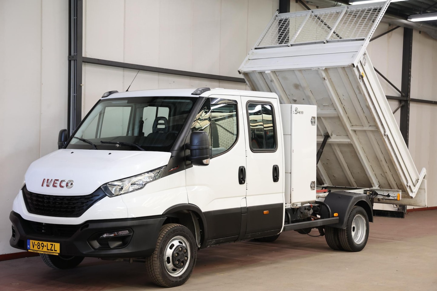 Iveco Daily - 35C16 2.3 160PK KIPPER DUBBEL CABINE EURO 6 - AutoWereld.nl