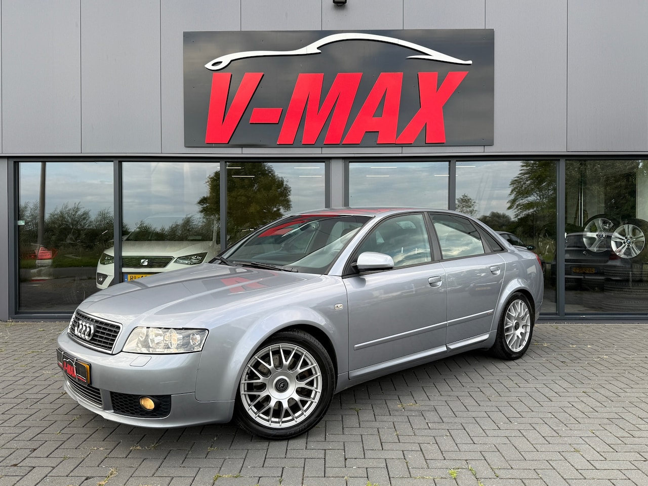 Audi A4 Limousine - 1.8 Turbo Quattro 190PK S-Line Xenon Clima Cruise - AutoWereld.nl