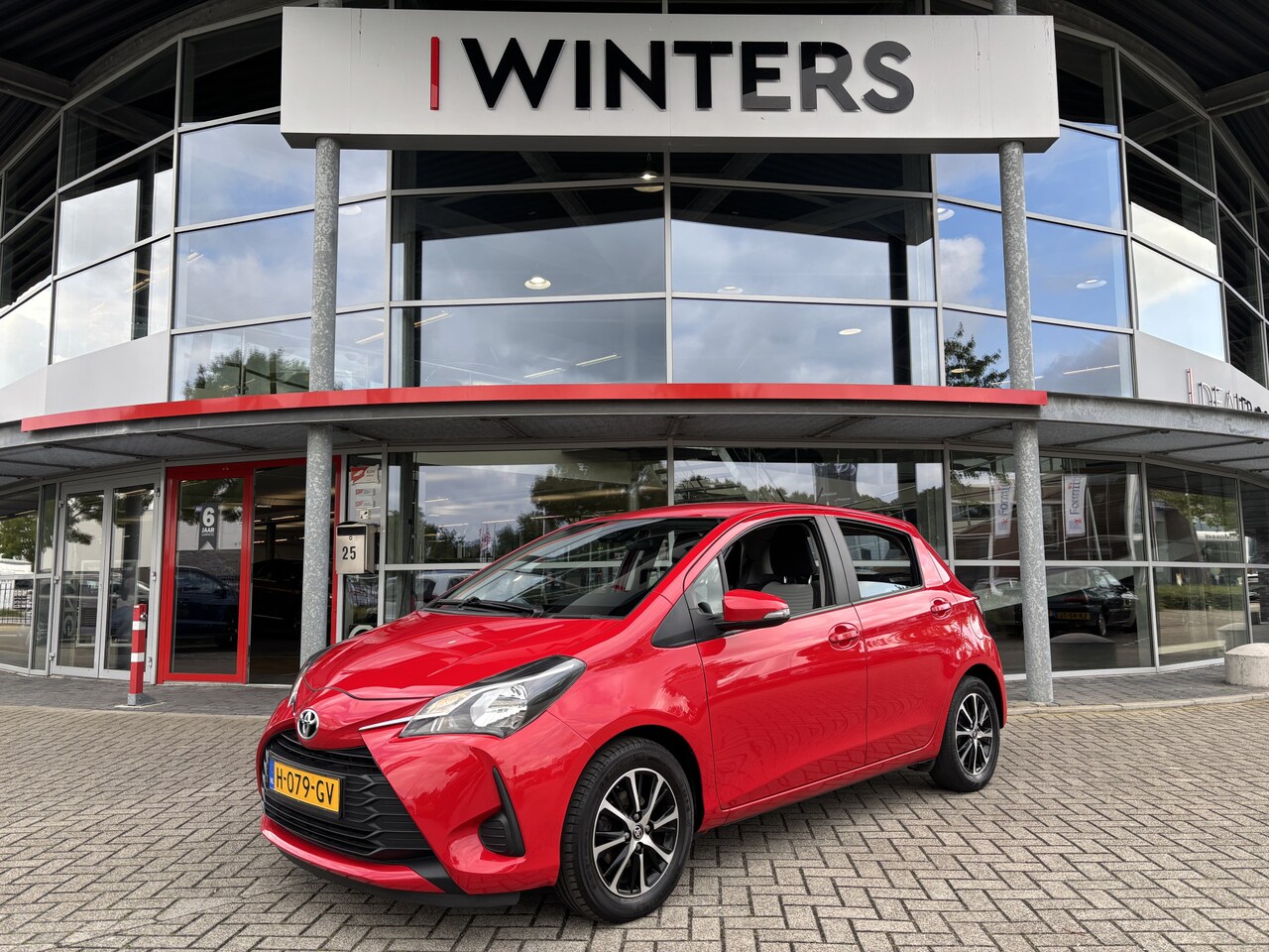 Toyota Yaris - 1.0 VVT-i Connect Airco | Achteruitrijcamera | Bluetooth I Apple Carplay I Android Auto I - AutoWereld.nl