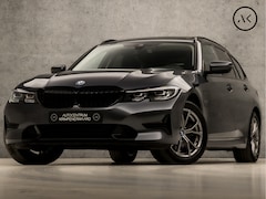 BMW 3-serie Touring - 320e Sportline 204Pk Automaat (PANORAMADAK, APPLE CARPLAY, 360 CAMERA, SFEERVERLICHTING, T