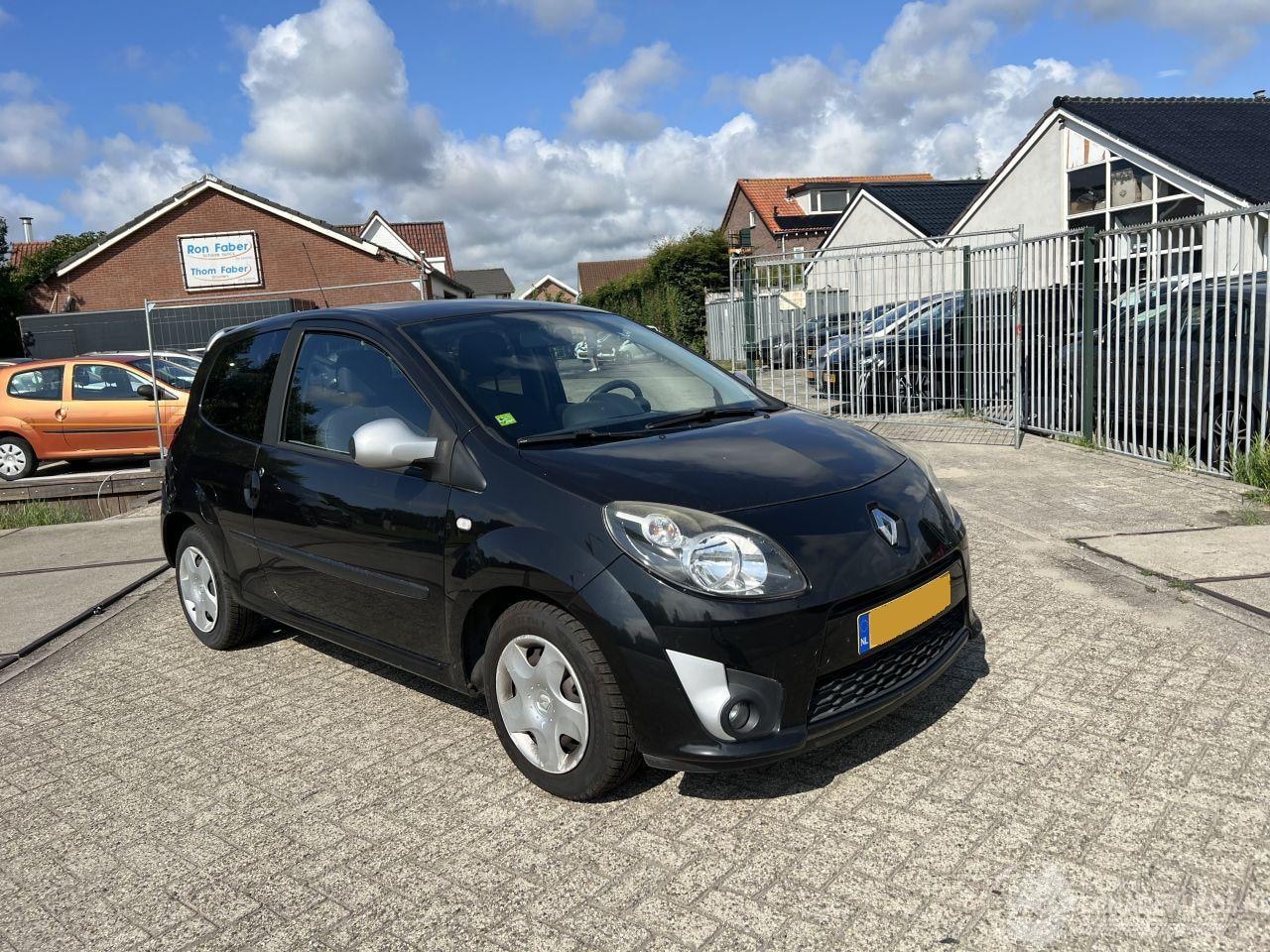 Renault Twingo - 1.2 Dynamique 95.174 KM !! - AutoWereld.nl