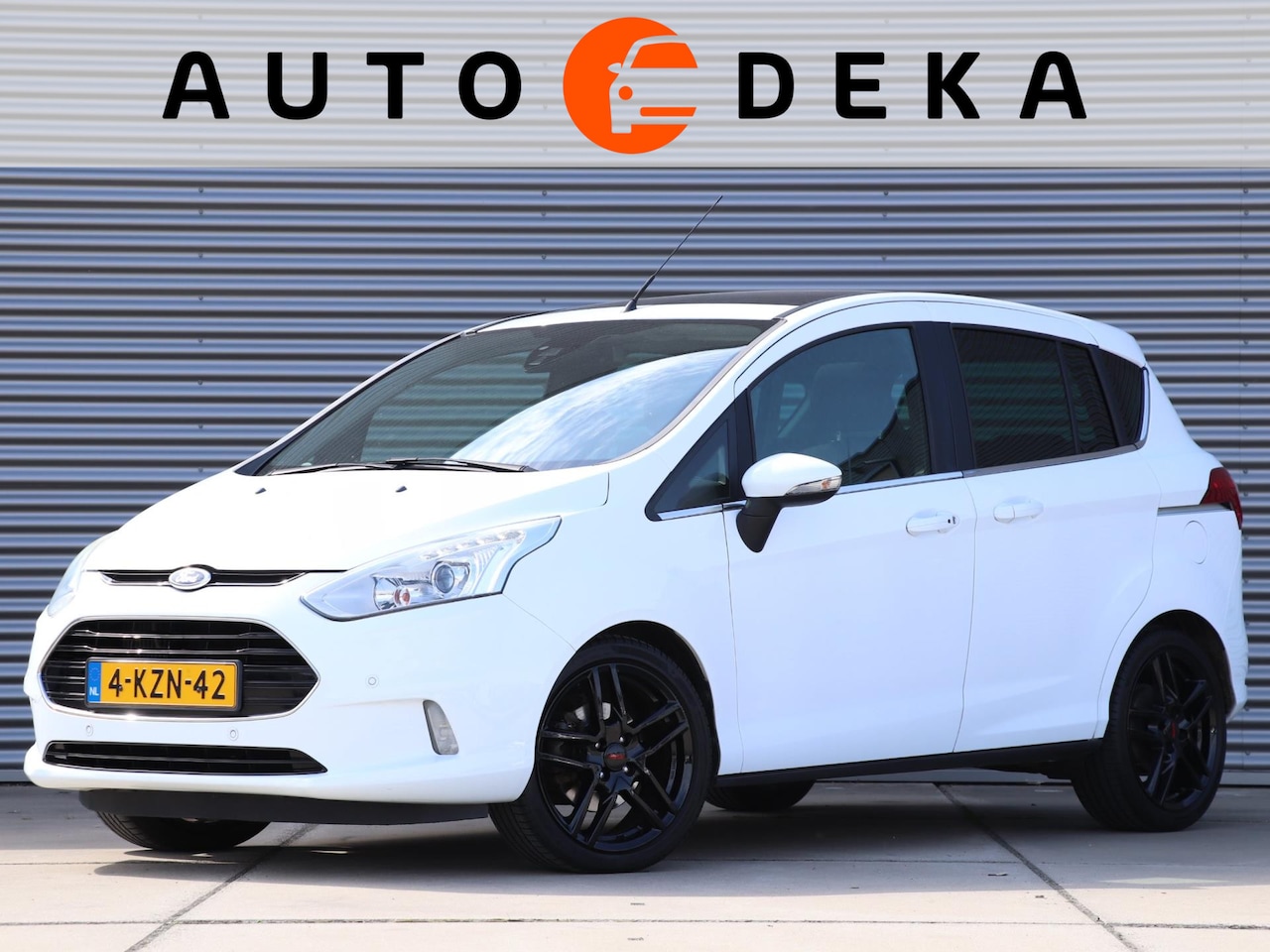 Ford B-Max - 1.0 EcoBoost Titanium *Panodak*Navigatie*Trekhaak* - AutoWereld.nl