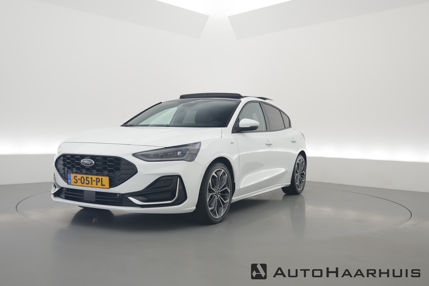 Ford Focus - 1.0 EcoBoost Hybrid ST Line Vignale | Pano | HUD | Adapt. Cruise | Camera | Leder | Keyles - AutoWereld.nl