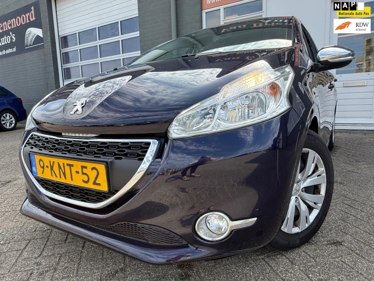 Peugeot 208 - 1.2 VTi Urban Soul 5 drs met parkeersensoren en trekhaak en navigatie en bluetooth telefoo - AutoWereld.nl
