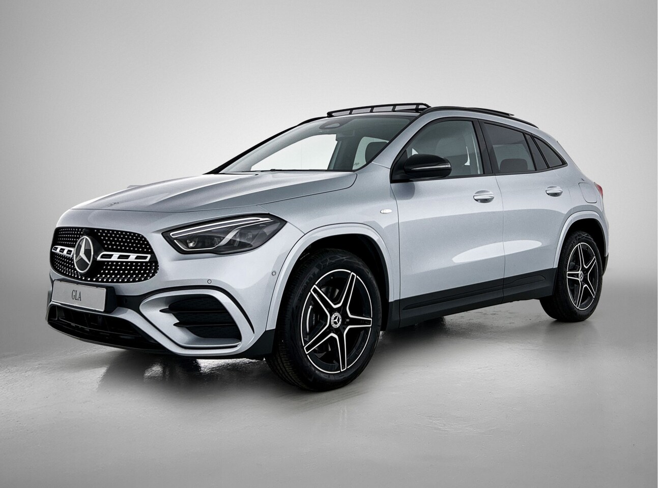 Mercedes-Benz GLA-Klasse - 250 e Business Solution AMG | Nightpakket | Trekhaak | Smartphone integratie | Multibeam L - AutoWereld.nl