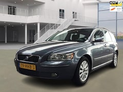 Volvo V50 - 1.8 Momentum/AIRCO/CRUISE/HALF LEDER/VERWARMDEVOORST/TREKHAAK