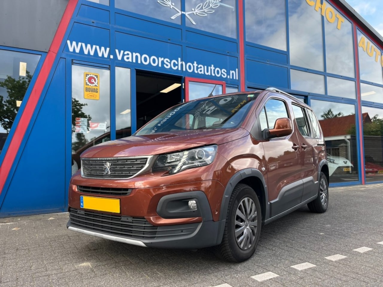 Peugeot Rifter - 1.2 110pk Panodak Camera Navi Carplay Led Airco - AutoWereld.nl