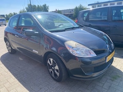 Renault Clio - 1.4-16V Rip Curl