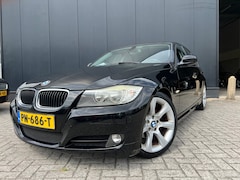 BMW 3-serie - 318i Zwart 2010 Navi/18'Lmv/Pdc/Nap