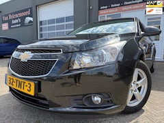 Chevrolet Cruze - 1.6 LT van 2de Eigenaar met parkeersensoren en trekhaak en navigatie en airco en cruise co